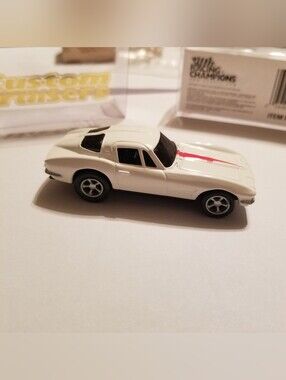 1963 Corvette Racing Champions Custom Cruisers 1:64 Diecast Car